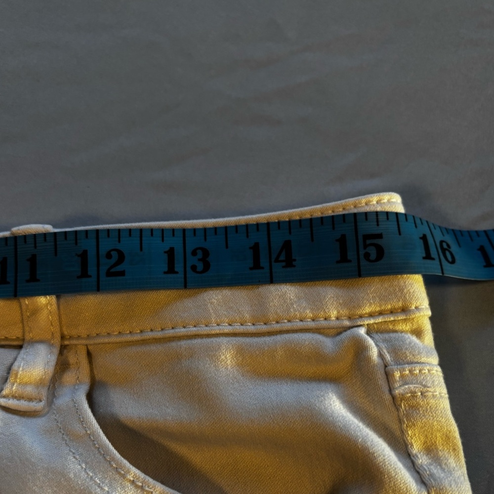 Celebrity Pink White Denim Shorts Stretch Mid Rise Size 7‎ - Picture 6 of 8